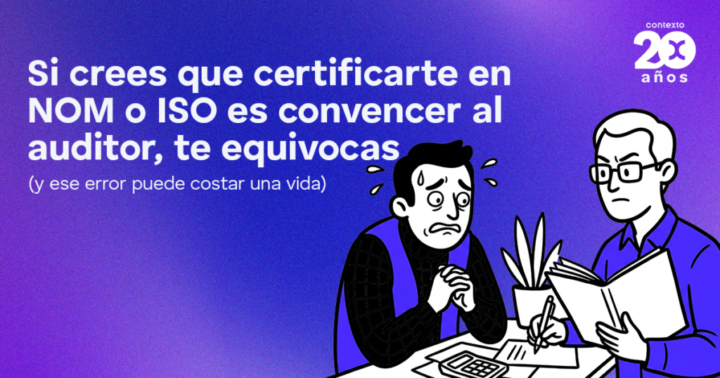 Trabajador preocupado sosteniendo un casco de seguridad, reflejando la incertidumbre ante la certificación NOM-017